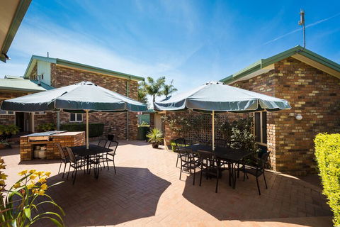 Captain's Quarters - Sunshine Coast Guide 6