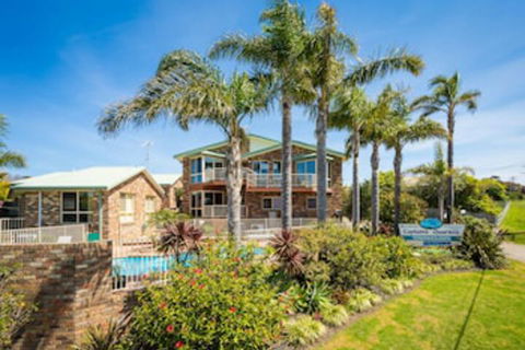 Captain's Quarters - Sunshine Coast Guide 0