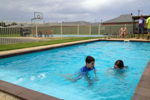 Bendigo's Allara Motor Lodge - Sunshine Coast Guide 3