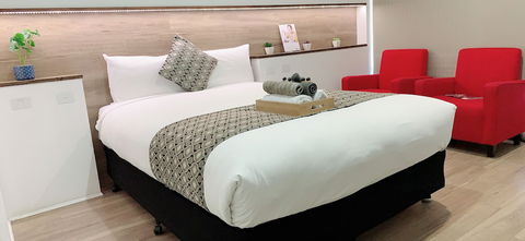 Elm Motel - Sunshine Coast Guide 3