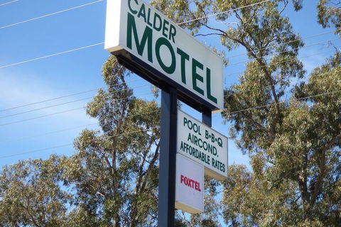Calder Family Motel - Sunshine Coast Guide 3
