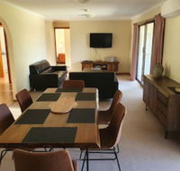 Annies Holiday Units - Sunshine Coast Guide