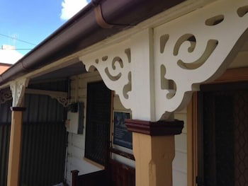 A Settler's Cottage - Sunshine Coast Guide 0