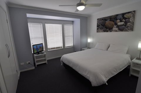 Bluedock Apartments - Sunshine Coast Guide 3