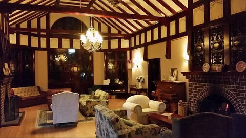 Petersons Armidale Winery & Guesthouse - Sunshine Coast Guide 2