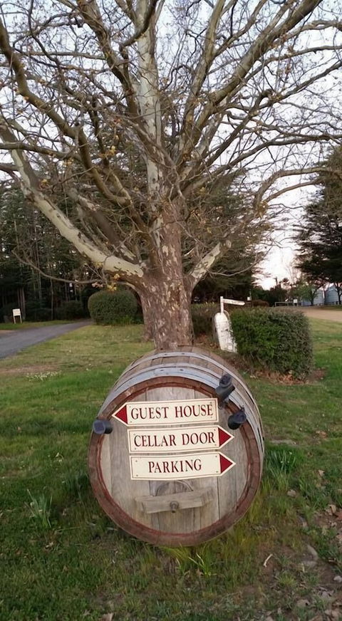 Petersons Armidale Winery & Guesthouse - Sunshine Coast Guide 1