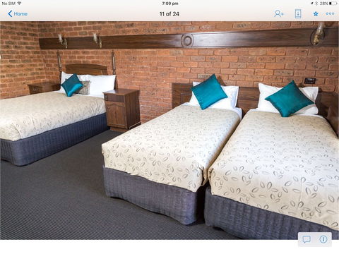 Albury Townhouse Motel - Sunshine Coast Guide 3