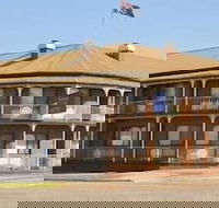 Albury Townhouse Motel - Sunshine Coast Guide