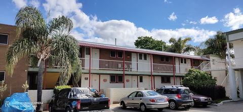 Hume Inn Motel - Sunshine Coast Guide 6