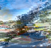 Commercial Golf Resort - Sunshine Coast Guide