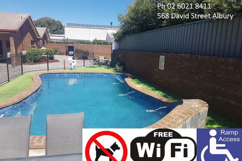 Fountain Court Motor Inn Albury - Sunshine Coast Guide 1