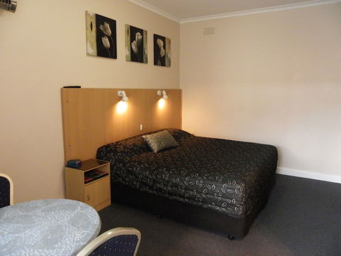 Albury Clifton Motel - Sunshine Coast Guide 2