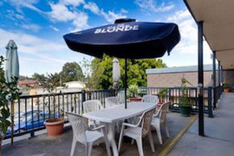 Enfield Motor Inn - Sunshine Coast Guide 0