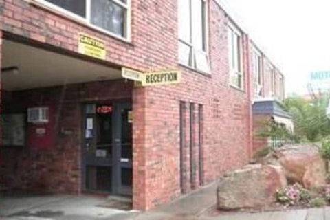 Enfield Motor Inn - Sunshine Coast Guide 1