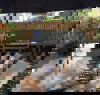 Coconut Palms On The Bay - Sunshine Coast Guide