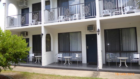 Tower Court Motel - Sunshine Coast Guide 0