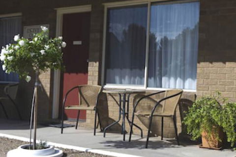 Camellia Motel - Sunshine Coast Guide 2