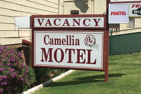 Camellia Motel - Sunshine Coast Guide 5