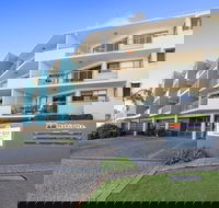 Kings Bay Apartments - Sunshine Coast Guide