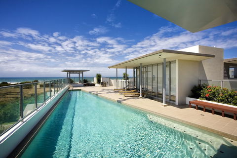 White Shells Luxury Apartments - Sunshine Coast Guide 3