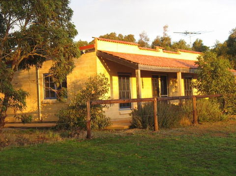 Dees Villa Bed & Breakfast - Sunshine Coast Guide 5