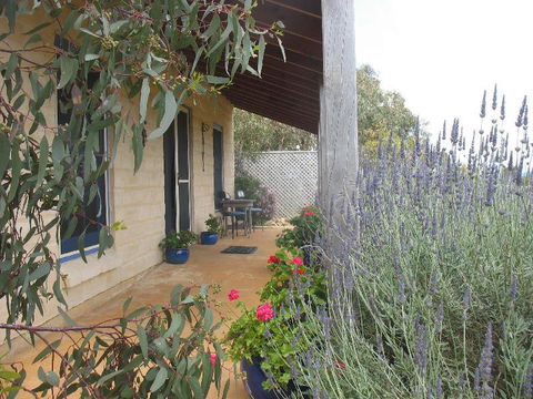 Dees Villa Bed & Breakfast - Sunshine Coast Guide 1