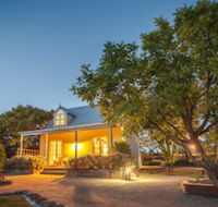 Vineyard Cottages - Sunshine Coast Guide
