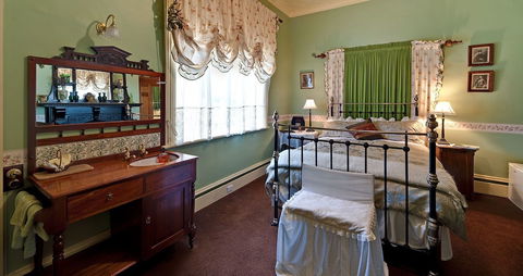 Tynwald Willow Bend Estate - Sunshine Coast Guide 4