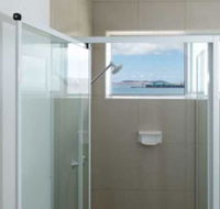 Bay 10 Accommodation - Sunshine Coast Guide