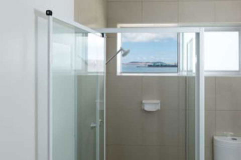 Bay 10 Accommodation - Sunshine Coast Guide 0