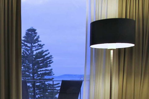 Bay 10 Accommodation - Sunshine Coast Guide 4