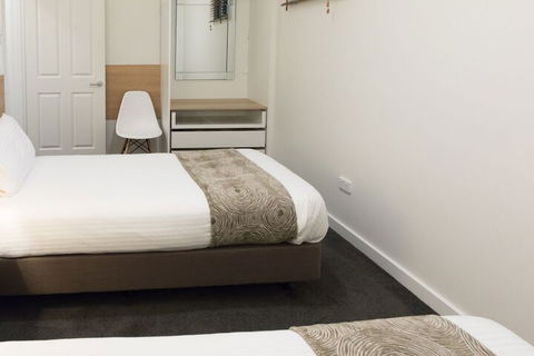 Bay 10 Accommodation - Sunshine Coast Guide 7