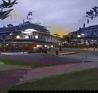 Grand Tasman Hotel - Sunshine Coast Guide