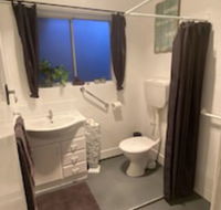 Apartment on Tennyson - Sunshine Coast Guide