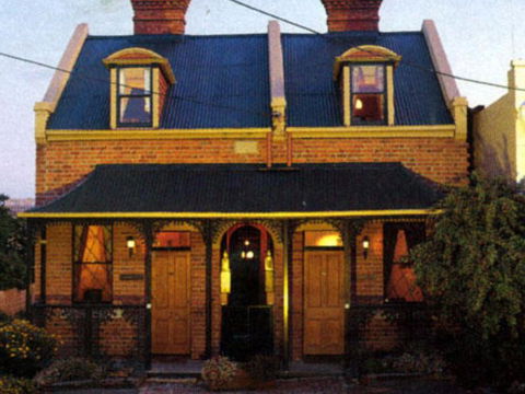 Waverley Cottages - Sunshine Coast Guide 2