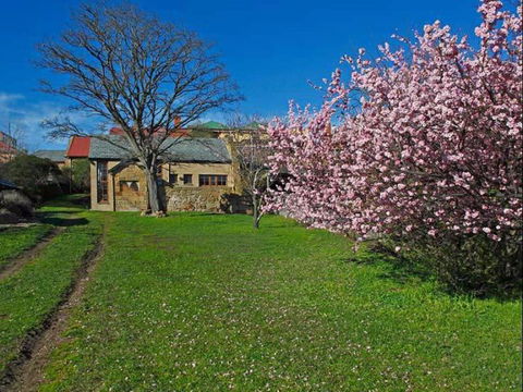 Waverley Cottages - Sunshine Coast Guide 4