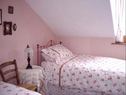 Waverley Cottages - Sunshine Coast Guide 1