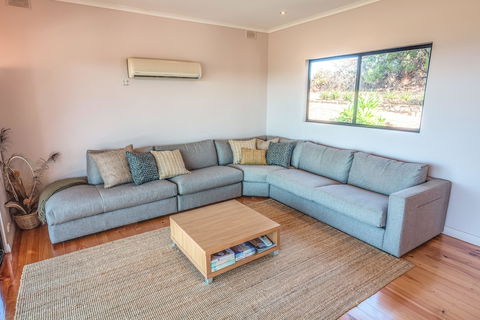 Antechamber Bay Retreats - Sunshine Coast Guide 5