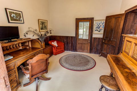 Antechamber Bay Retreats - Sunshine Coast Guide 2