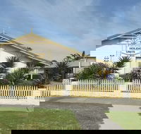 Lakes Entrance Holiday Units - Sunshine Coast Guide