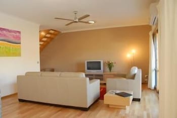The Lakes Apartments - Sunshine Coast Guide 2