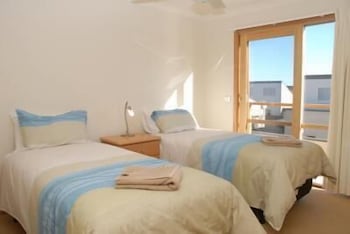 The Lakes Apartments - Sunshine Coast Guide 6