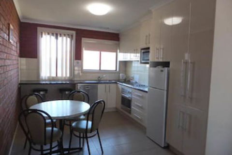 Paradise Holiday Apartments - Sunshine Coast Guide 3