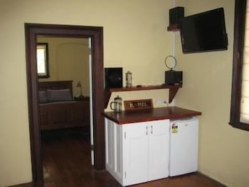 Mudgee Bed And Breakfast - Sunshine Coast Guide 6