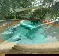 Hibiscus Lodge Bed  Breakfast - Sunshine Coast Guide