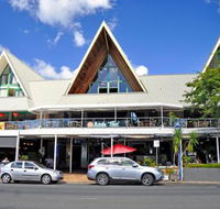 Airlie Waterfront Accommodation - Sunshine Coast Guide