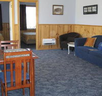 Anchor Down Cottages - Sunshine Coast Guide
