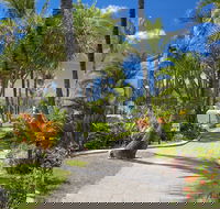 Beach Breakers Resort - Sunshine Coast Guide