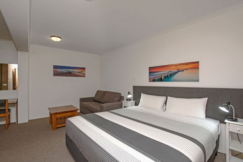River Street Motel - Sunshine Coast Guide 5