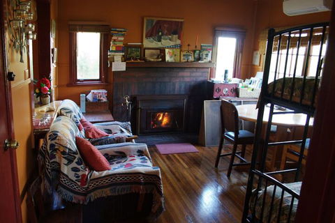 Classic Cottages Port Arthur - Sunshine Coast Guide 6